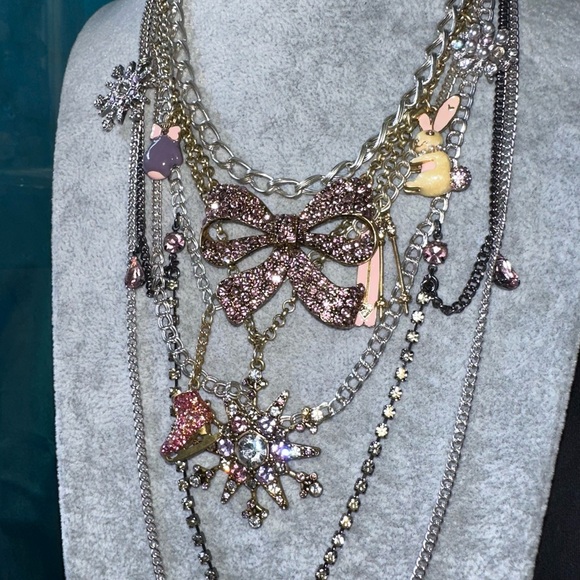 Betsey Johnson • Rare Ski Bunny Layered Mixed Metal Necklace - Picture 4 of 17